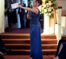 Nikki as auctioneer at Pilgrims Hospice Vintage Fashion Show